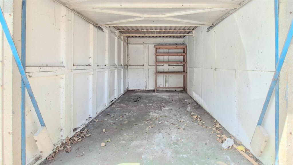 GARAGE TWO