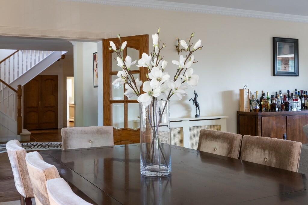 Dining area to hallw