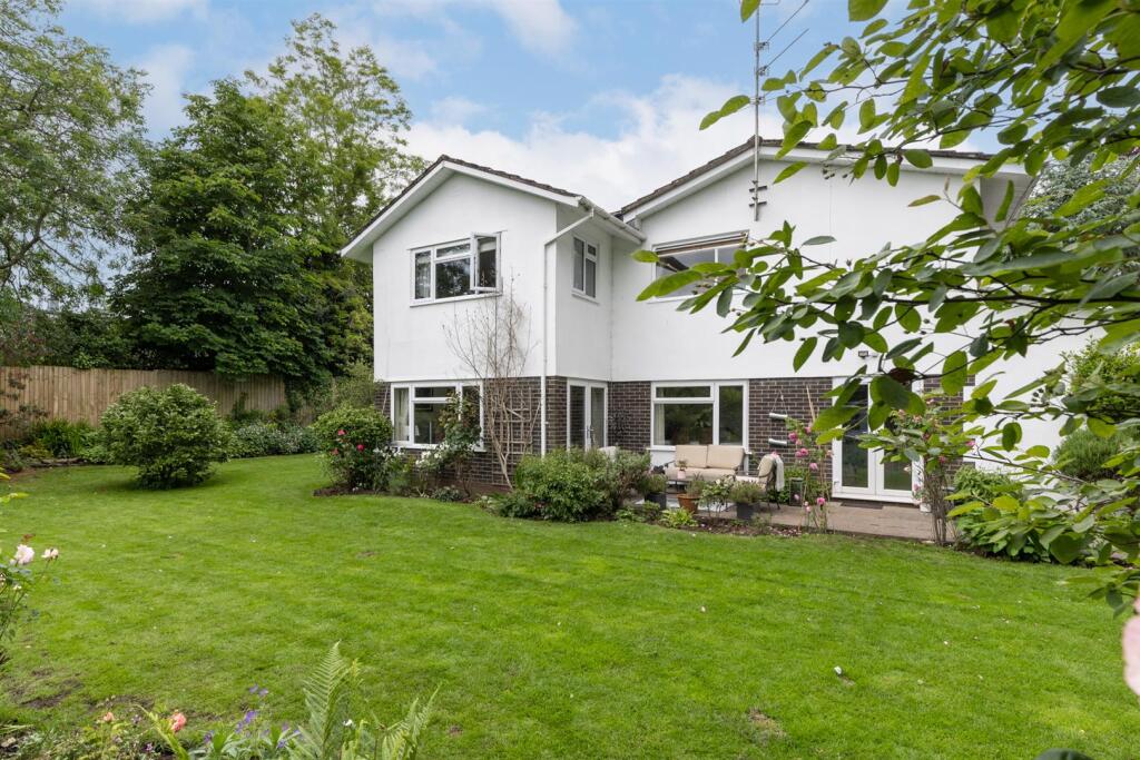 11 Fairwater Road Llandaff-42.jpg