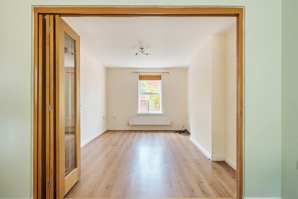 1339739-18-689b4f...