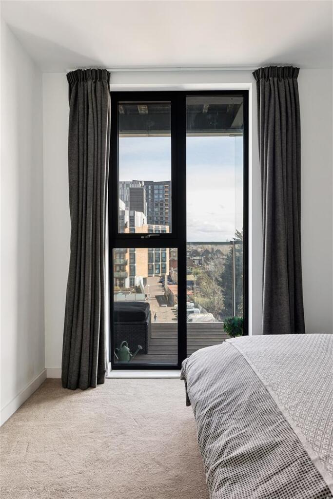 Station Approach, Hoe Street E17