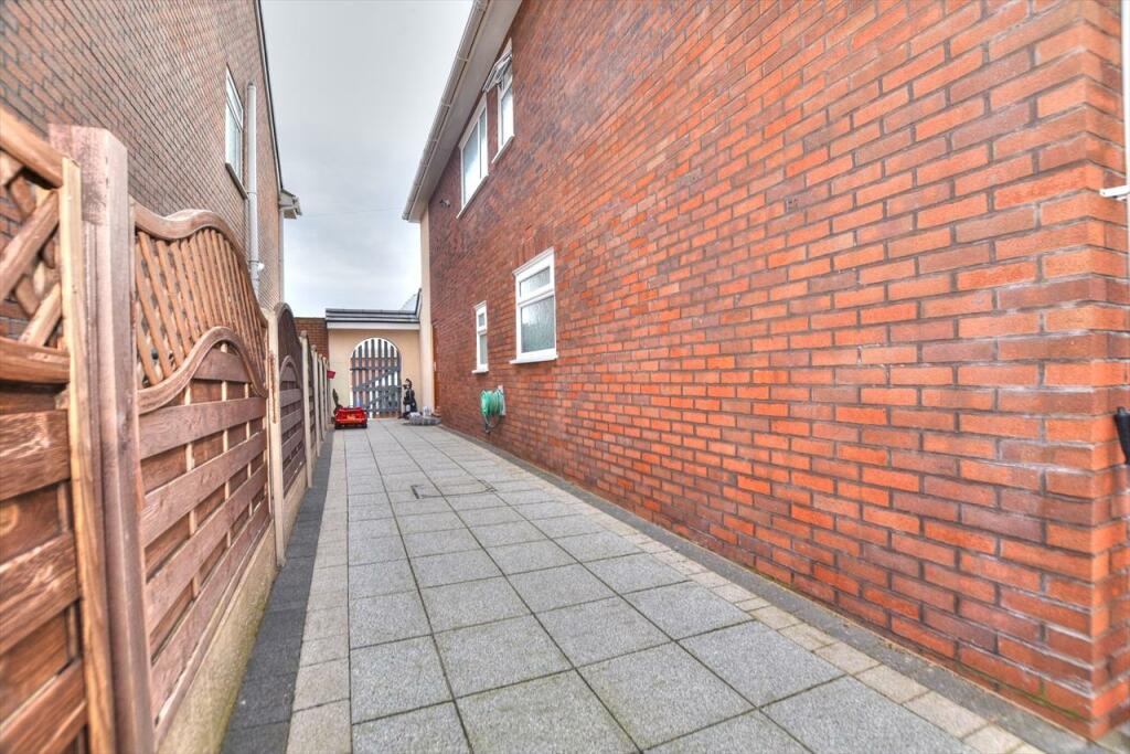 DSC_3857_Smooth 3.jpg