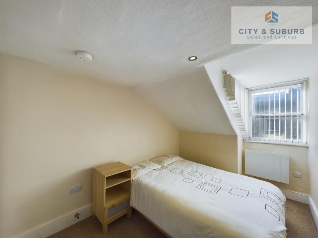 CAM01351G0-PR0134-STILL006