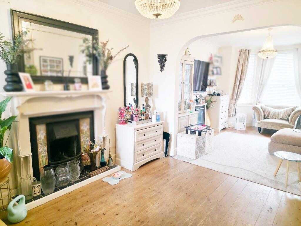 Lounge Through D Rm
