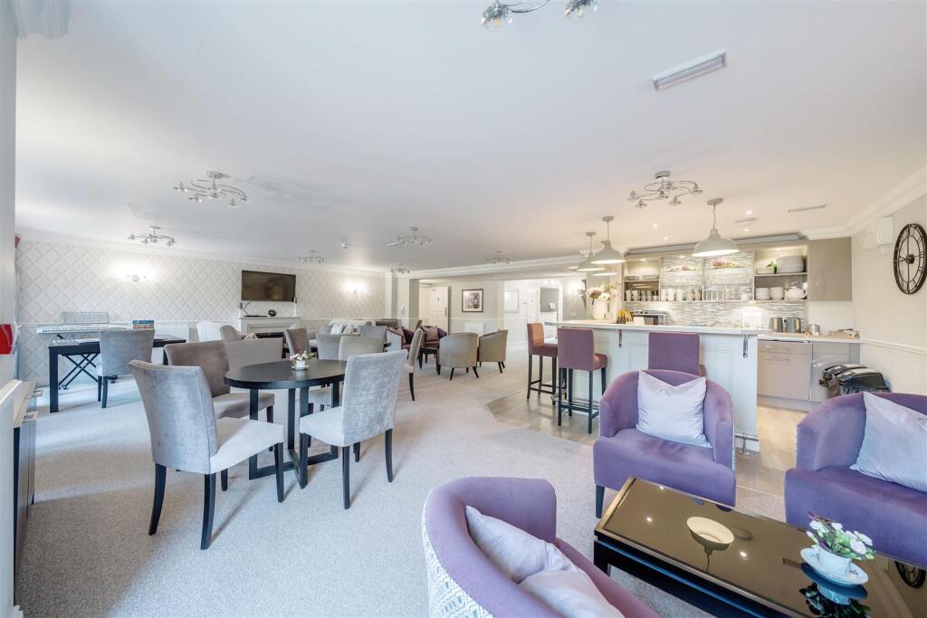 Owners Lounge.jpg