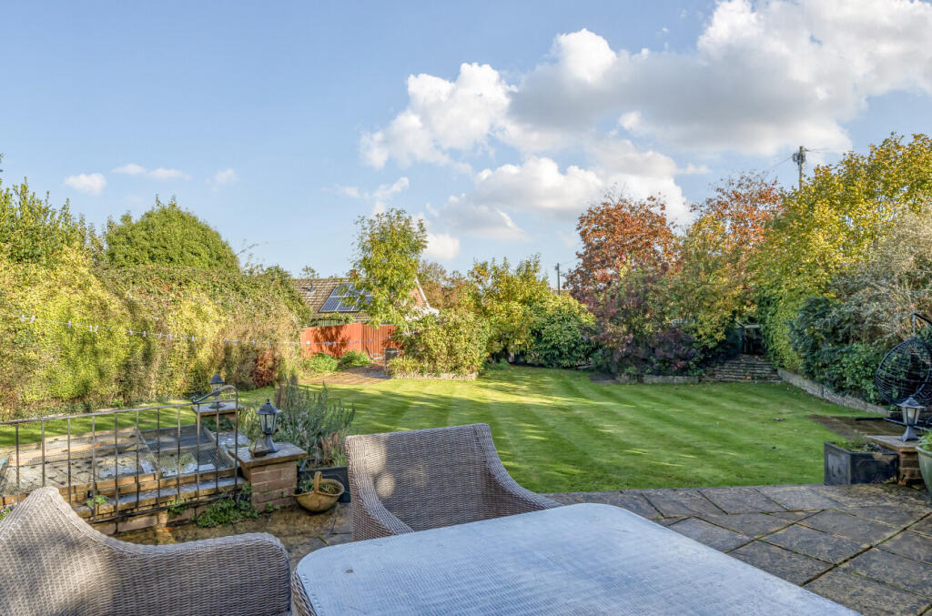 1371777-4-68fb51e...