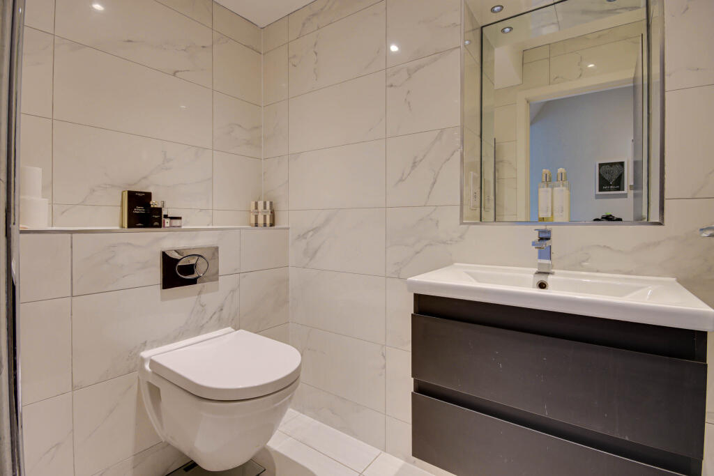 En suite Shower Room