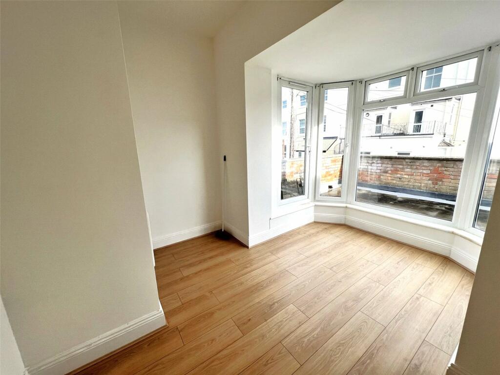 Living/ Bedroom