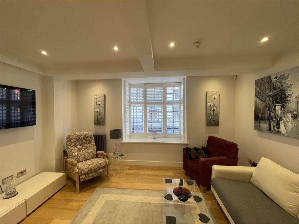 Lounge.jpg