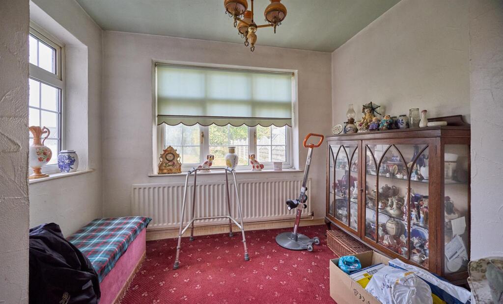 Lounge/Dining Room to Front