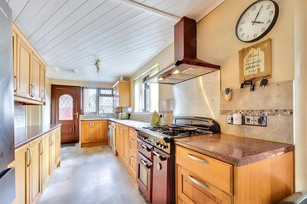 Kitchen_1.jpeg