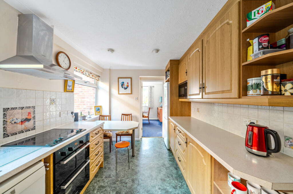 32-681ced2ab44b7-...