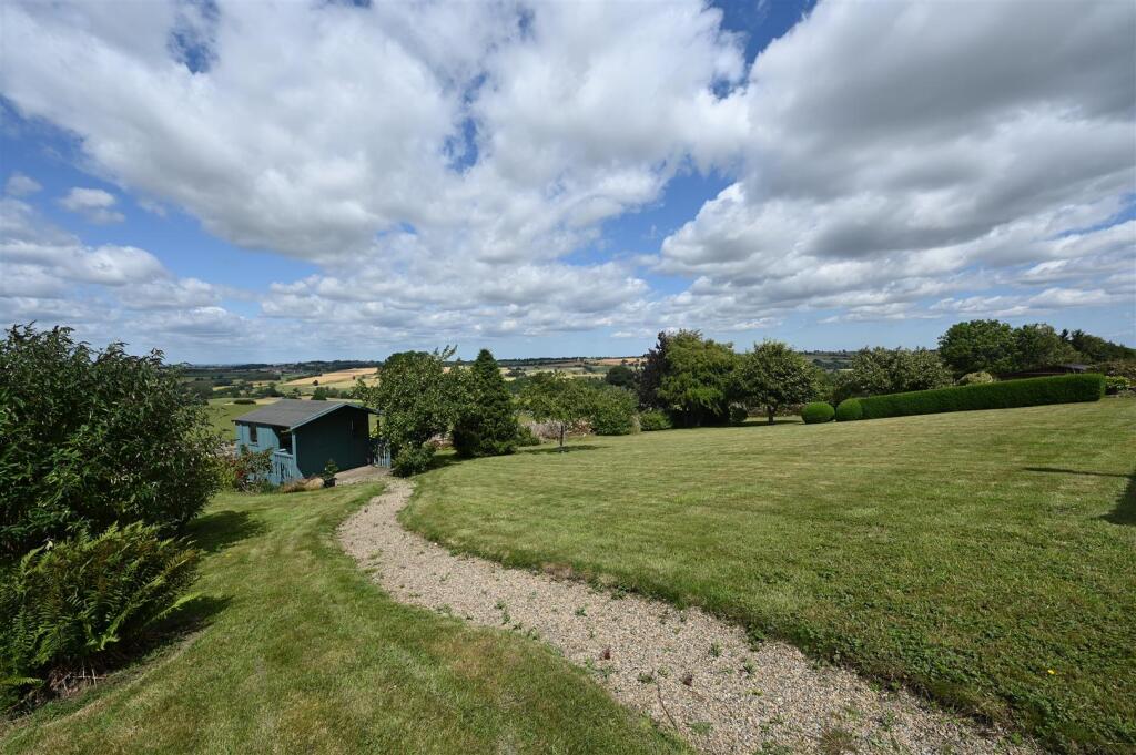 SIDE &amp; REAR GARDENS (VIEWS)