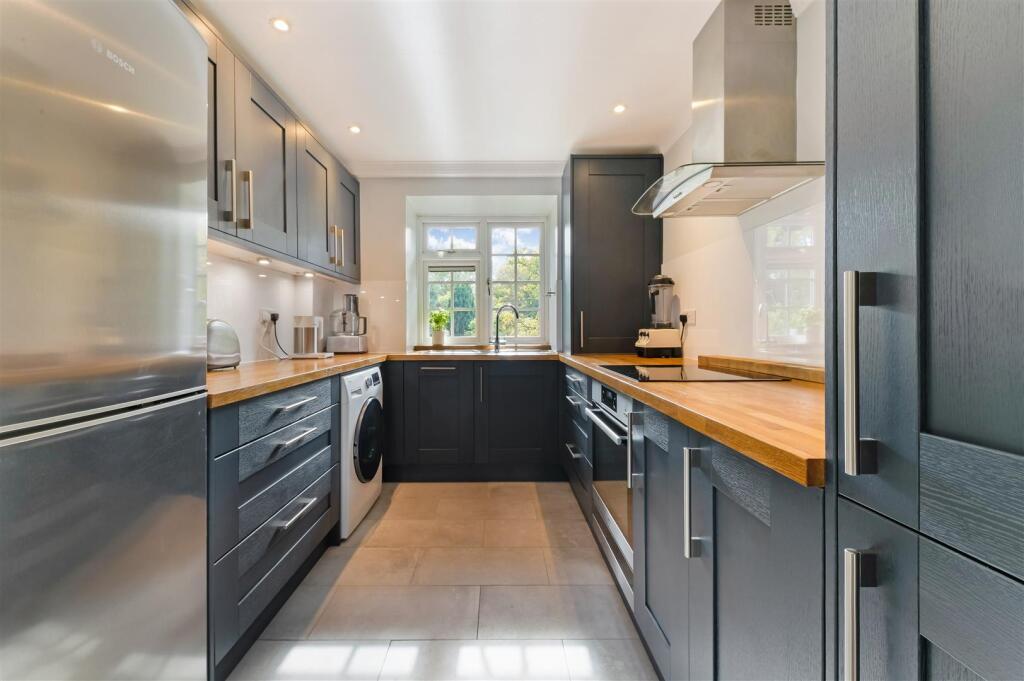 DOWNS LODGE COURT (2).jpg