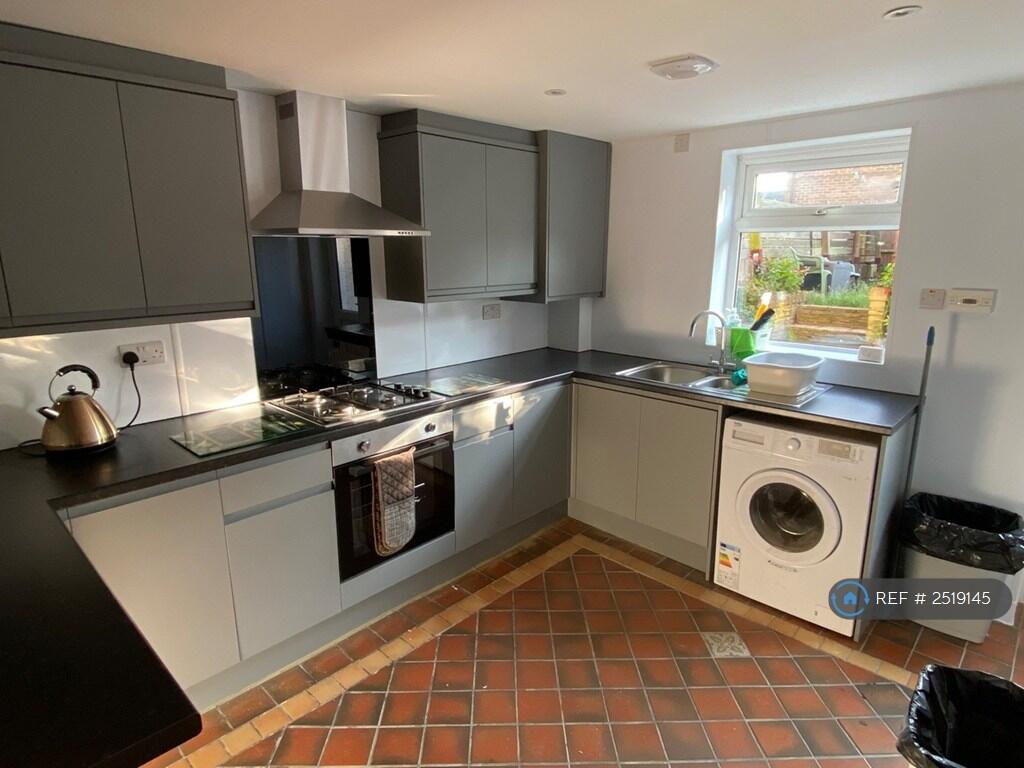 Brand New, Bright And Spacious Ktchen