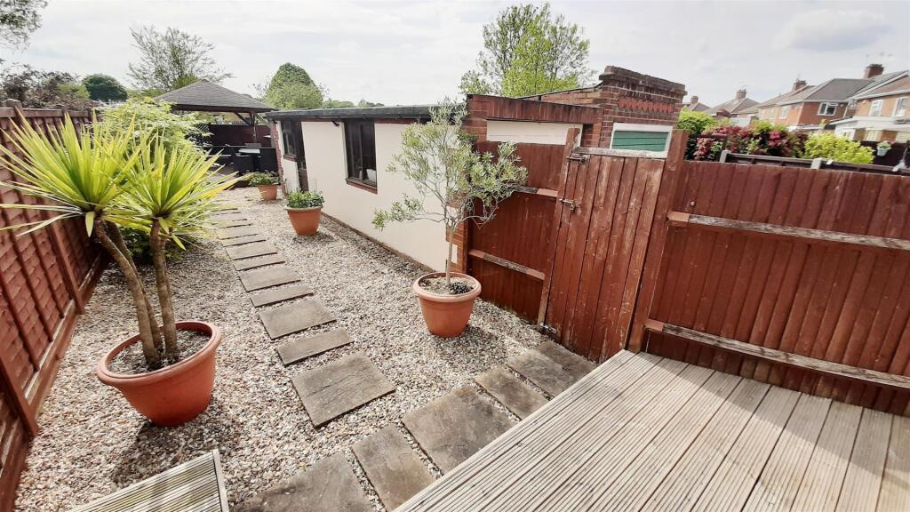 Detached Garage/Workshop