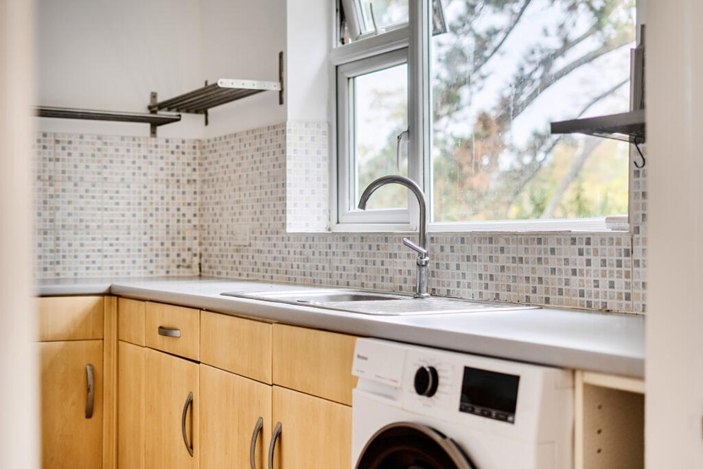 1364352-16-68e631...