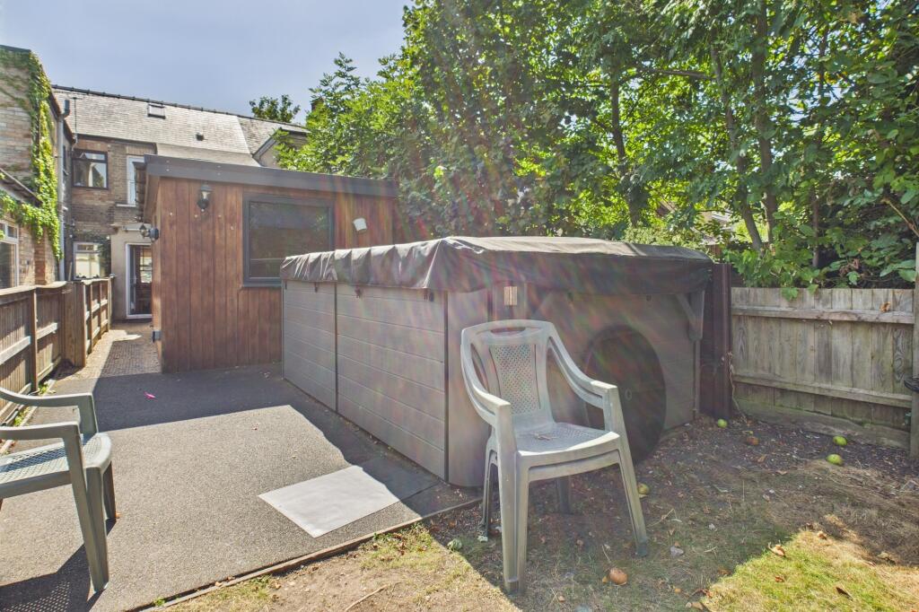 CAM02545G0-PR0468-STILL027