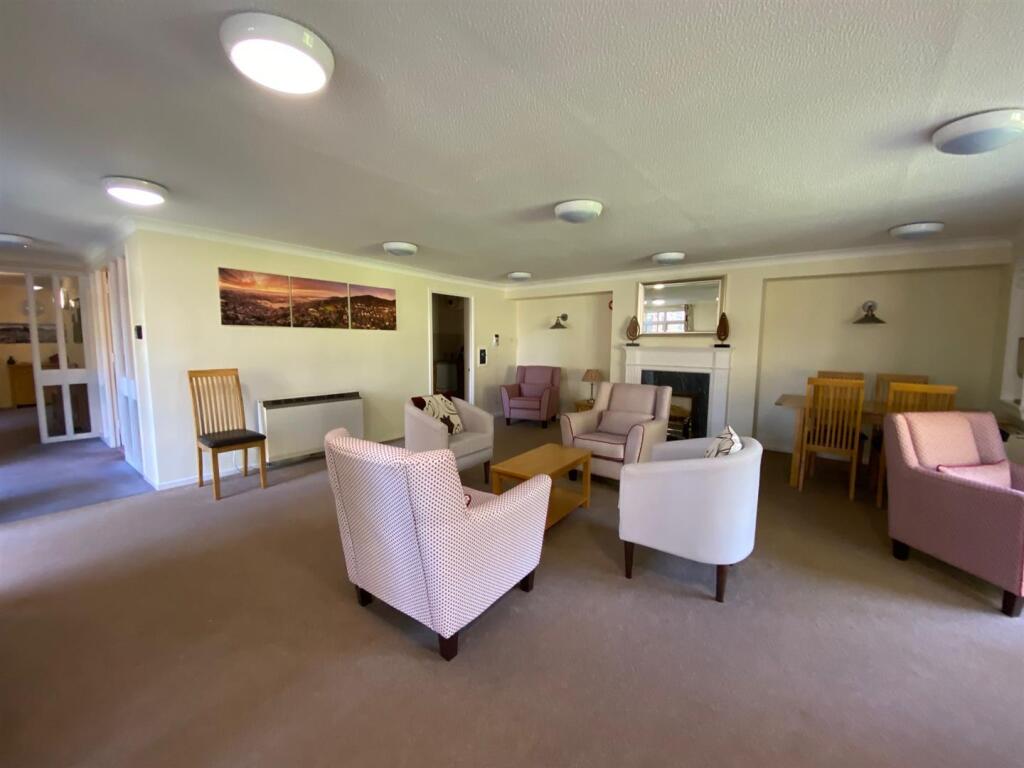 Residents Lounge.jpg