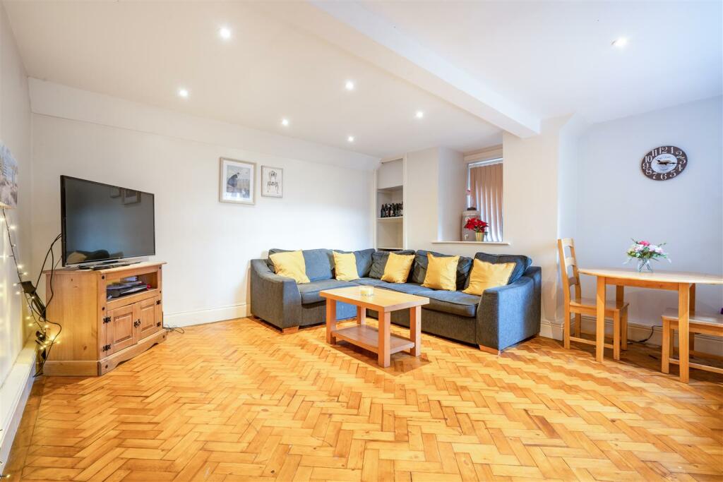 Living Room_.jpg