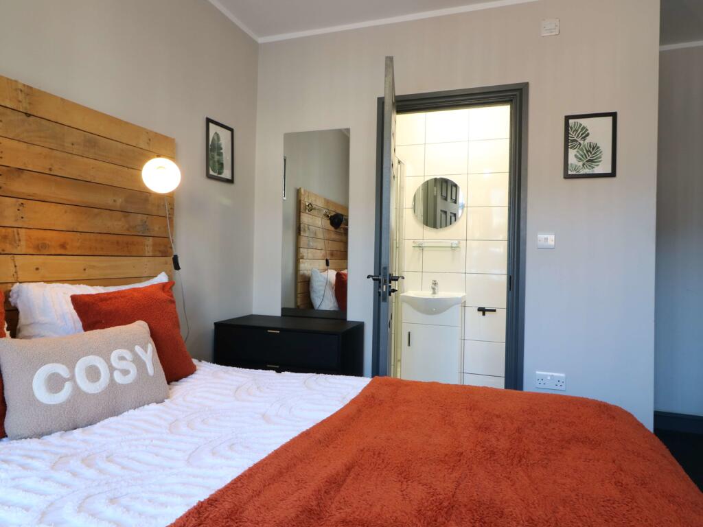 Ridgeway House, Room 1 5.JPG