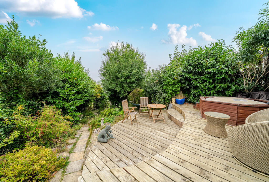 1327780-19-689cab...