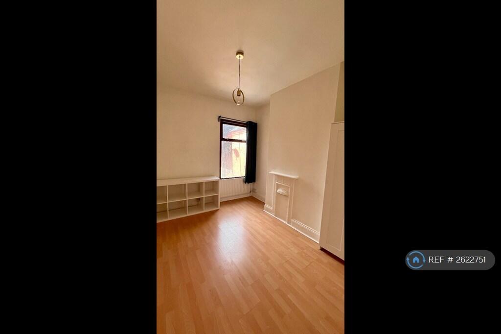 Double Bedroom (Front View)