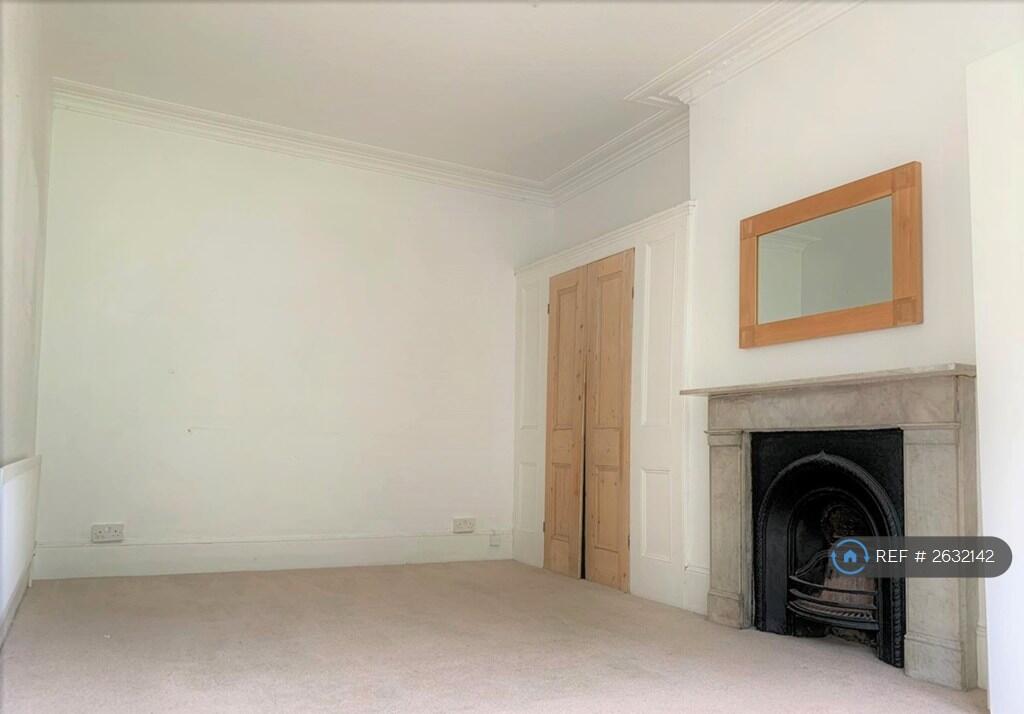 Masterbedroom Unfurnished, Garden View