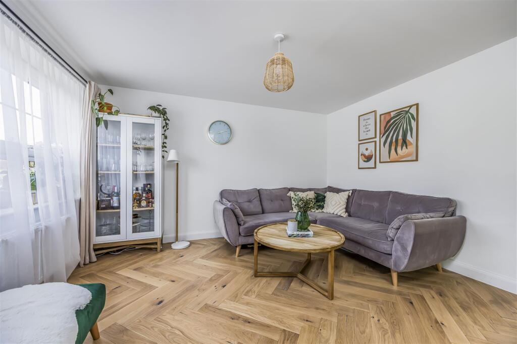 3 Mulberry Walk, Bedhampton-PorticoMarketing-SoldB