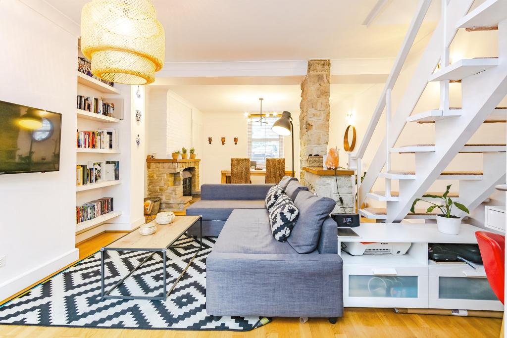 Lounge/Dining Room