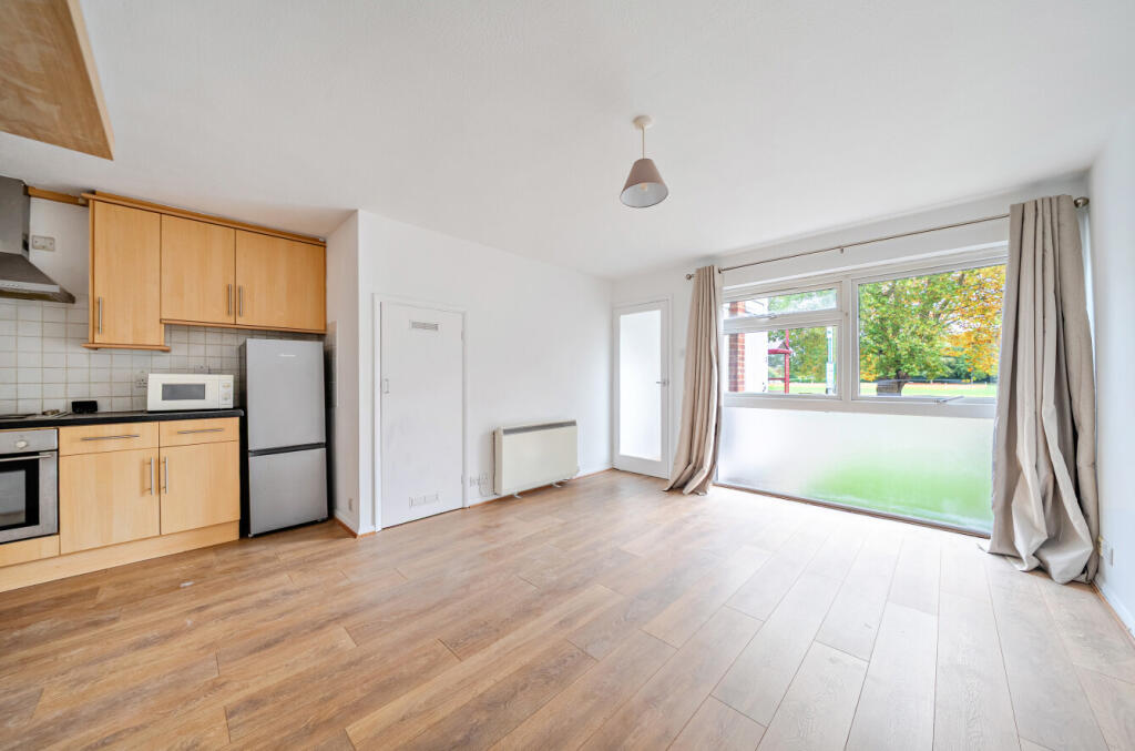 1372607-10-68fa1f...