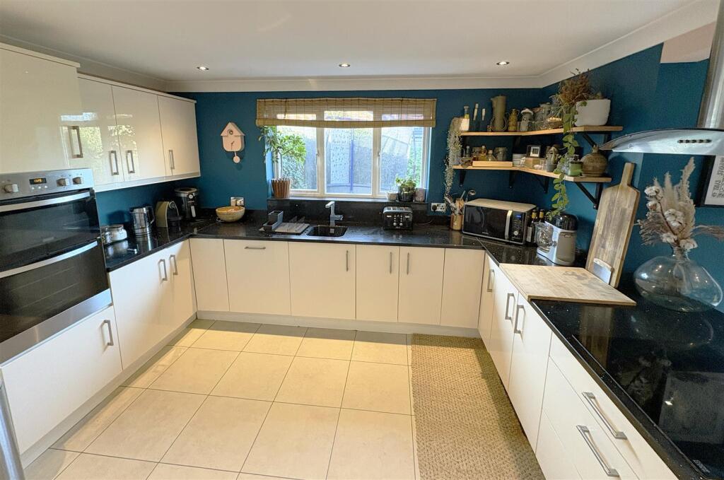 Kitchen-2.jpg