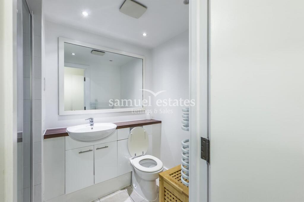 En-suite Bathroom