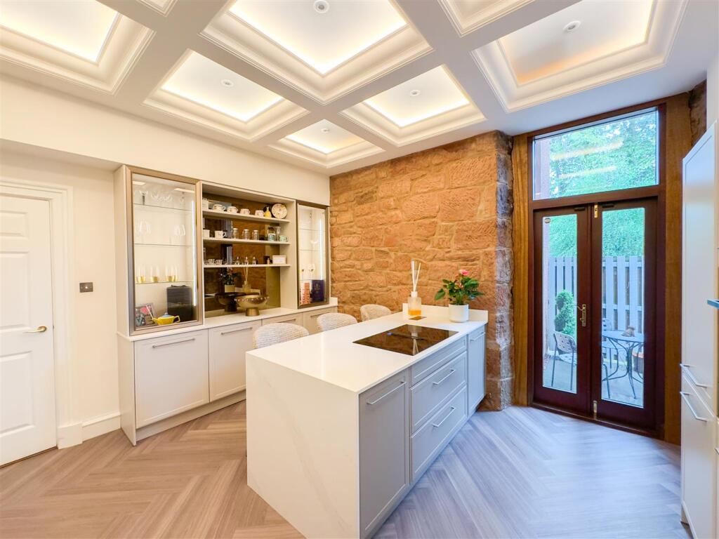 Kitchen/Dining