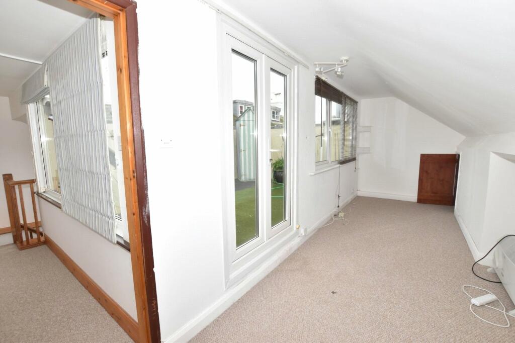 Siitting/Bedroom