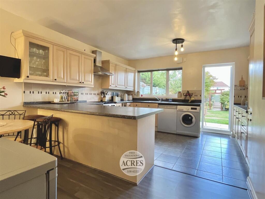 image00013 (Large).jpg