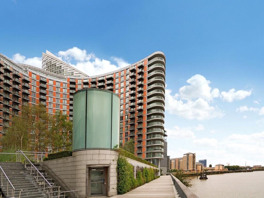Fairmont Avenue E14
