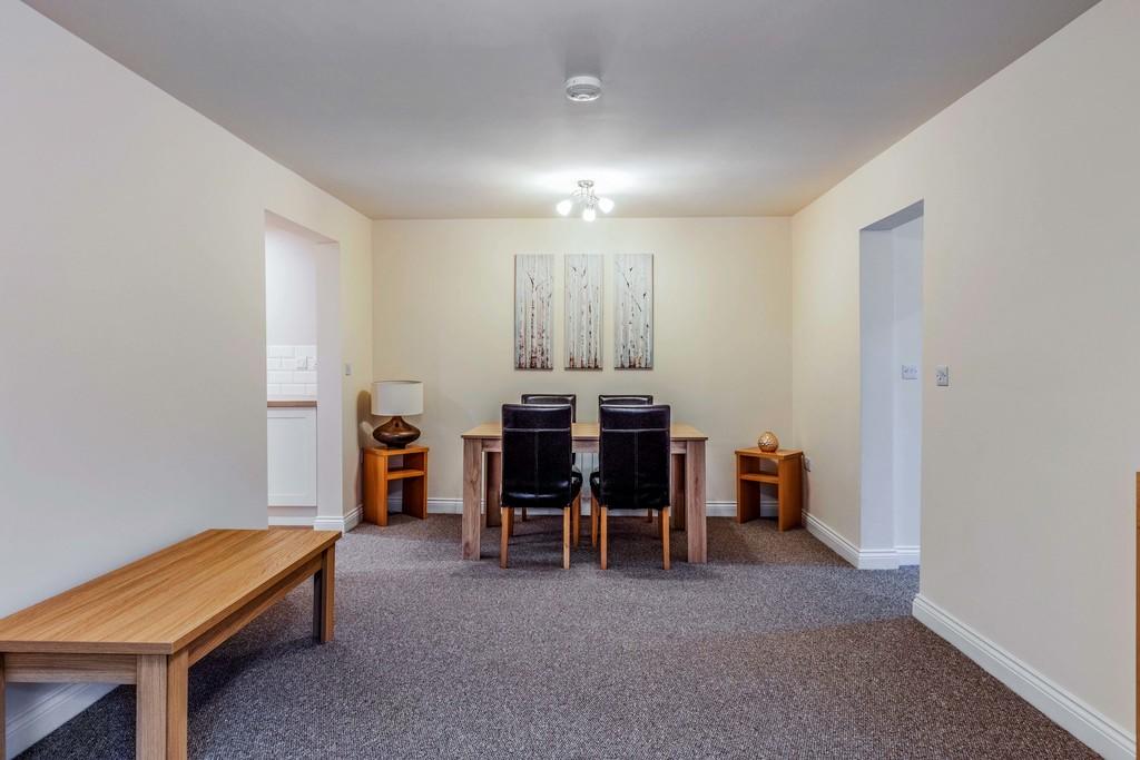 Living / Dining R...