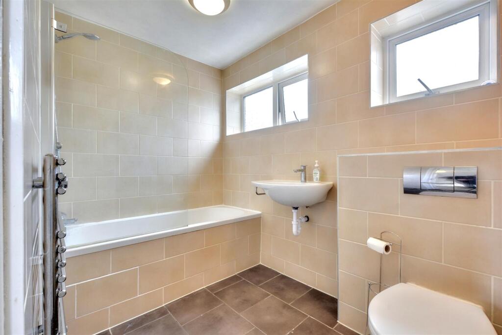 Bathroom_1.jpeg