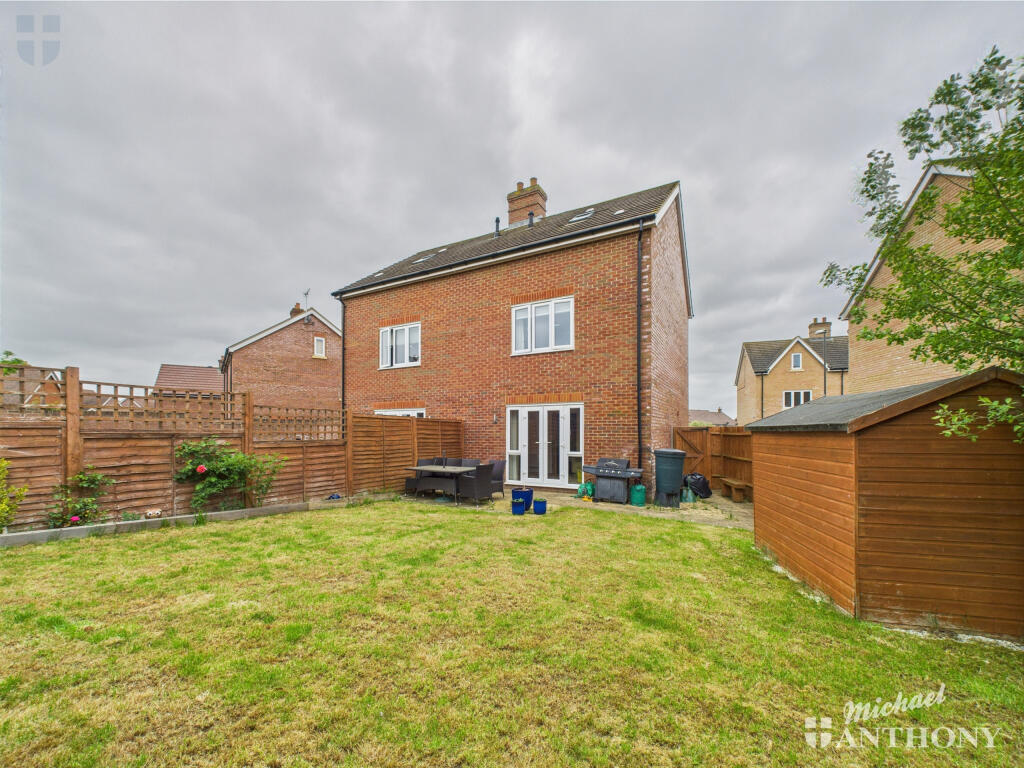 CAM03218G0-PR0648-STILL026