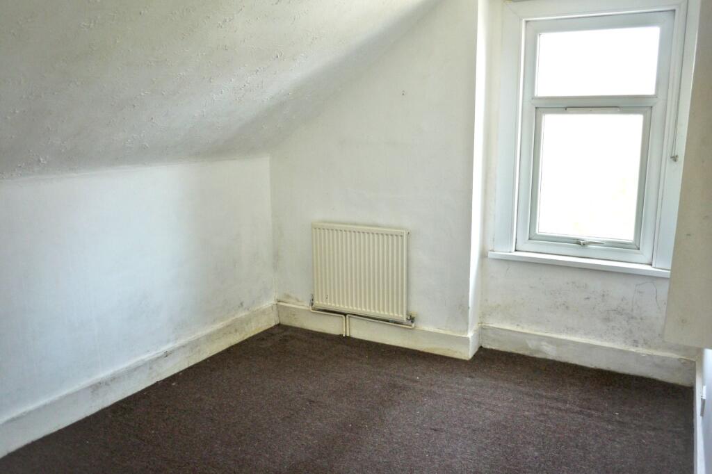 Flat 3, 1 Burgoyne Road, London SE25 6JT