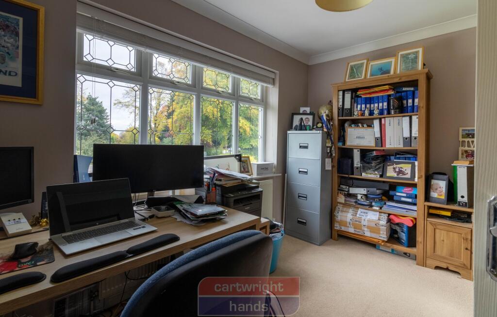 Hinckley Road, Nuneaton, CV11 6LS