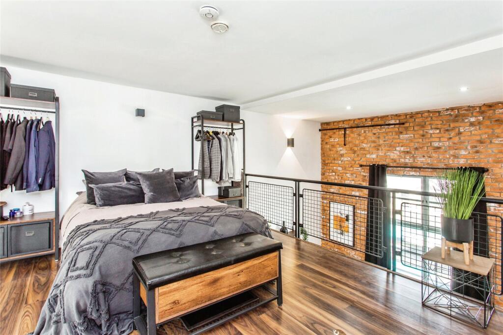 Mezzanine/Guest Room