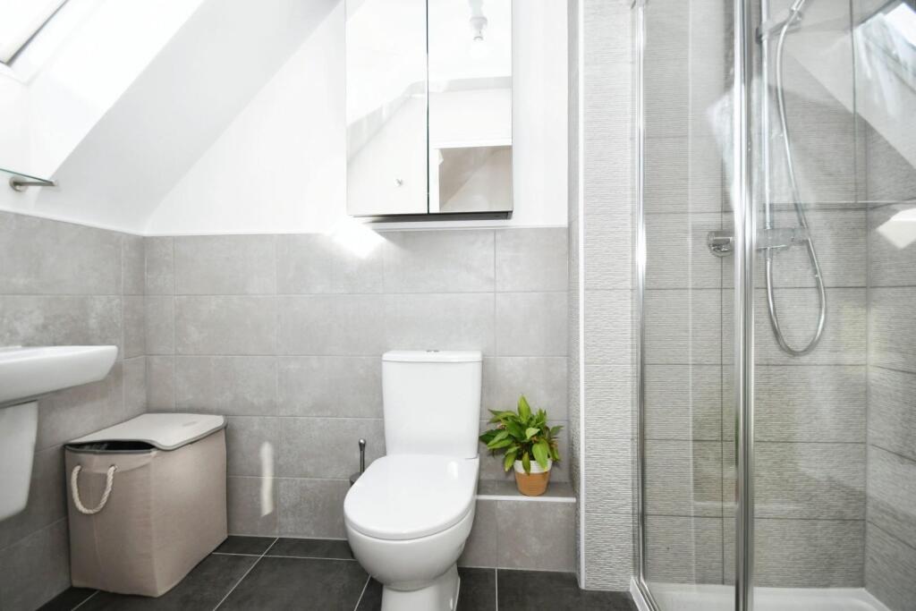 EN SUITE.jpg