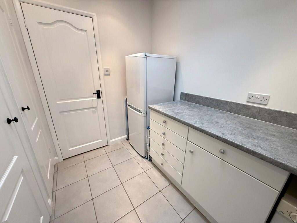 121 Mallon Dene U...