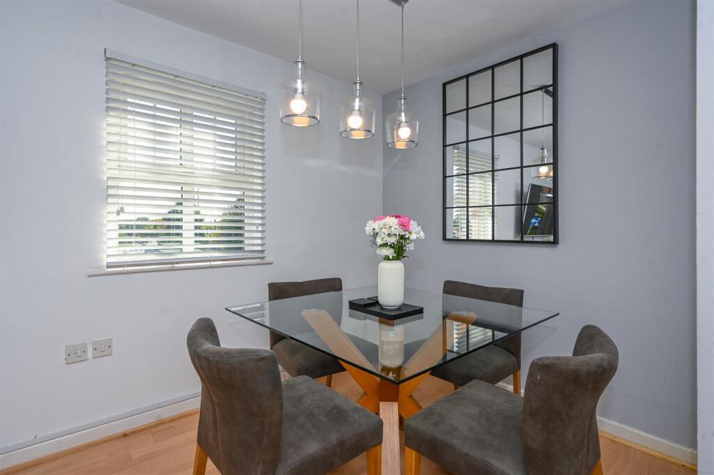 Piele Road - Reception Room | Dining Area