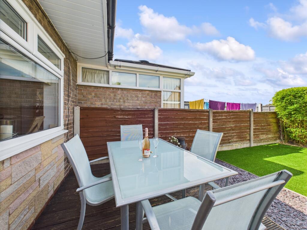 CAM03729G0-PR0064-STILL024