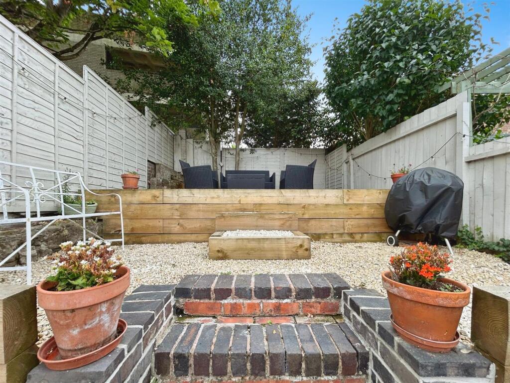 c6ec2c2b-C-47E8-8B16-F7585B99480D-7851-000004E47C8