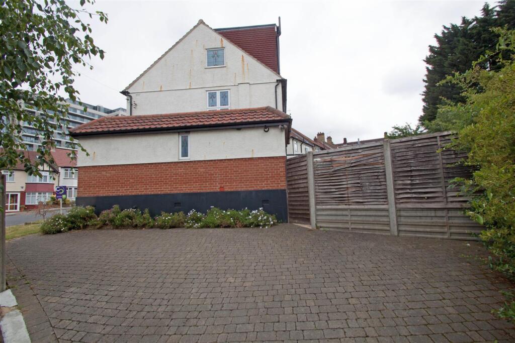 Exterior angle 3 with driveway.jpg