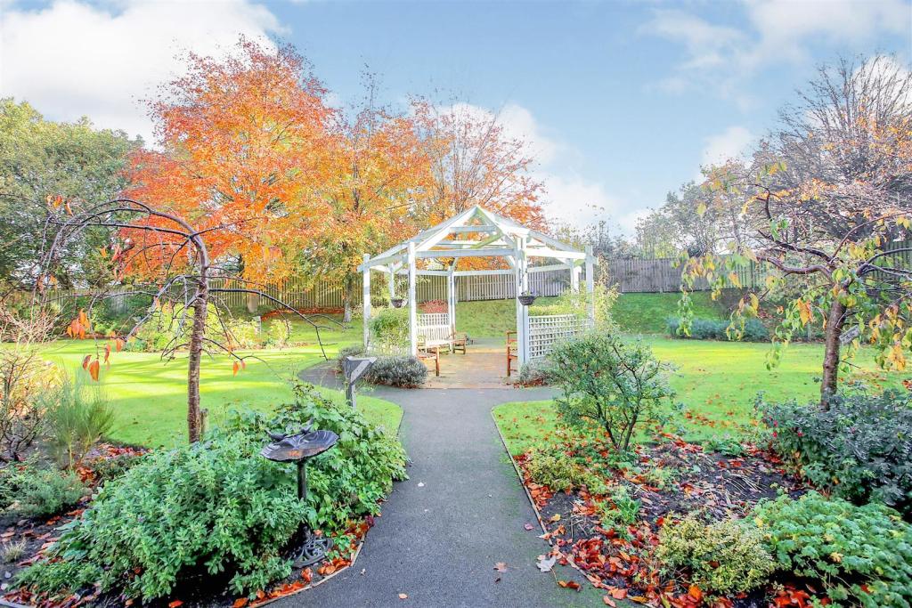 Communal Gardens.jpg